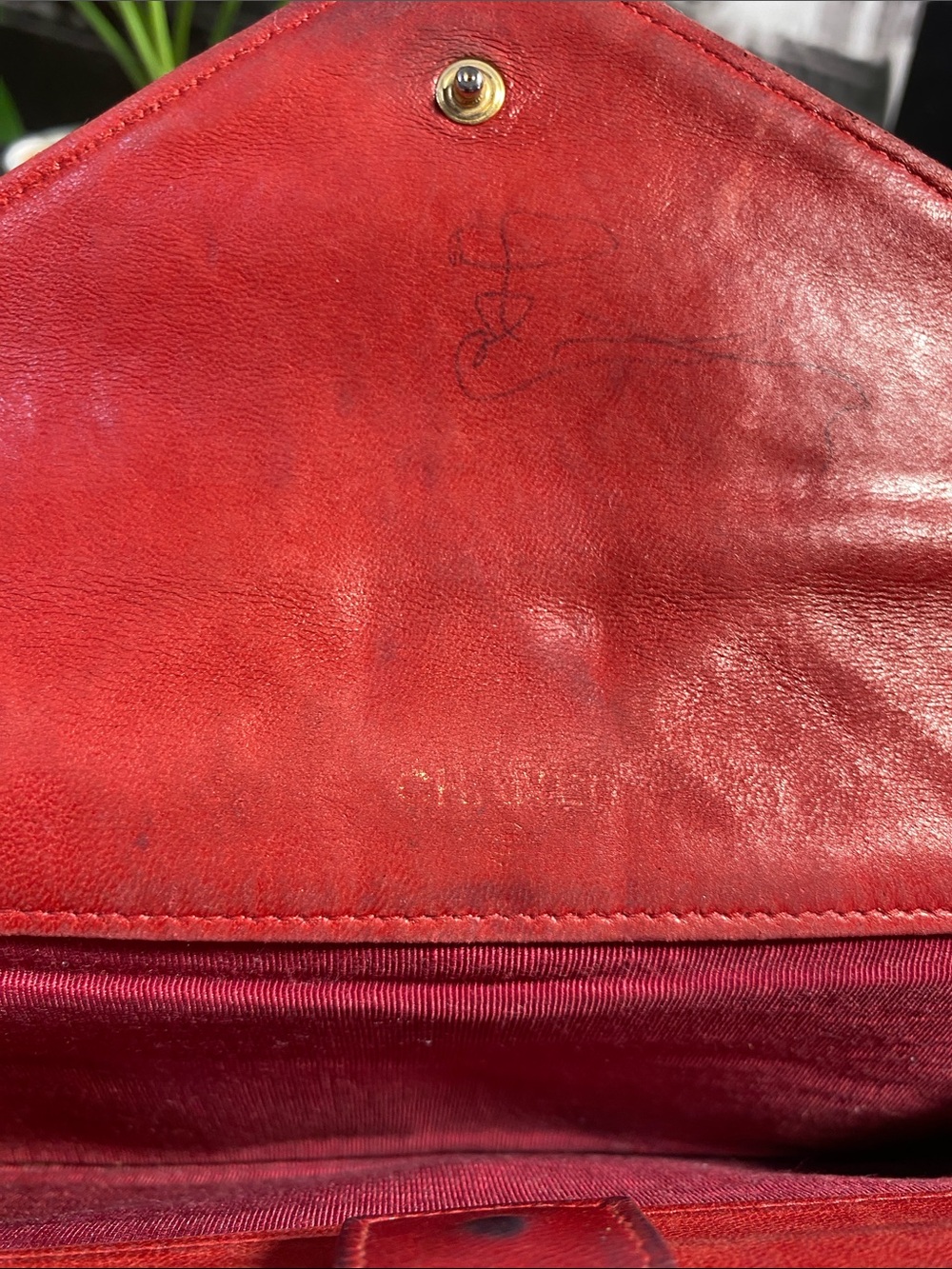 Authentic CHANEL Red Quilted CC Leather Envelope Flap Wallet - Picture 9 of 17